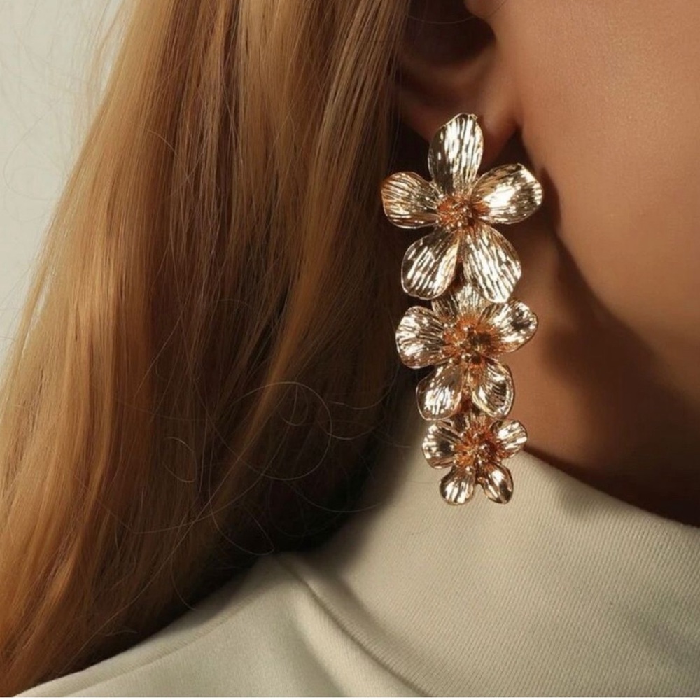 Flower drop earrings  Zara